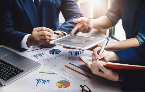 تنظيم وهيكلة إدارة المكاتب كبار المديرين والشخصيات